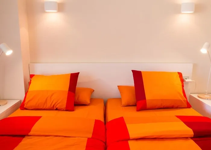 Apartamento Seahomes Vacations - Seafront Fenals & Pkg *