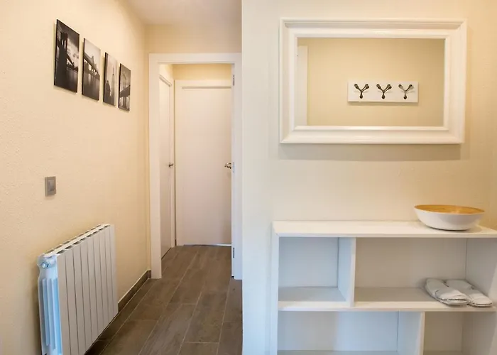 Seahomes Vacations - Seafront Fenals & Pkg