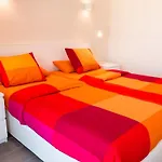 Apartman Seahomes Vacations - Seafront Fenals & Pkg
