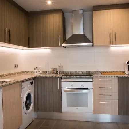 Seahomes Vacations - Seafront Fenals & Pkg Апартаменти