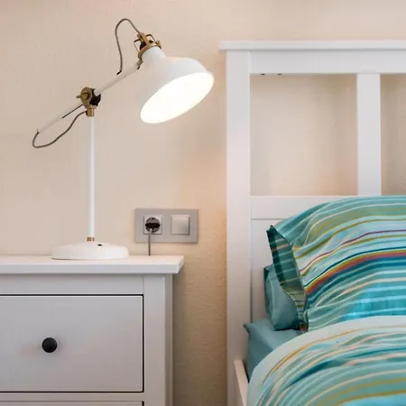 Seahomes Vacations - Seafront Fenals & Pkg Apartman Lloret de Mar
