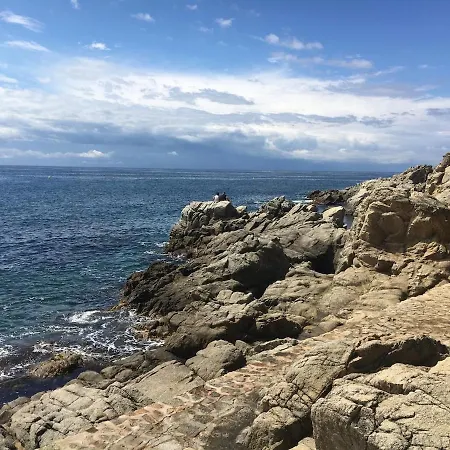 Seahomes Vacations - Seafront Fenals & Pkg Apartman Lloret de Mar