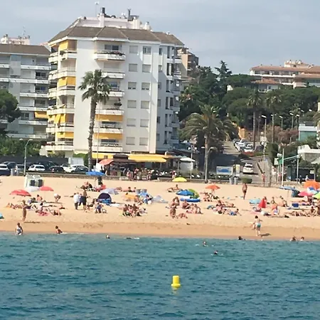 Lägenhet Seahomes Vacations - Seafront Fenals & Pkg *