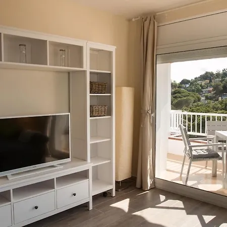 Apartamento Seahomes Vacations - Seafront Fenals & Pkg