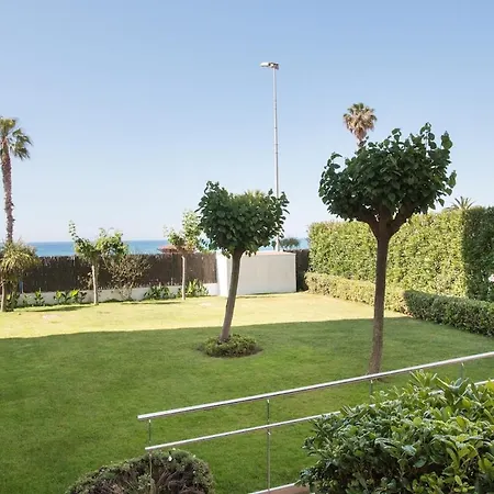 Seahomes Vacations - Seafront Fenals & Pkg *