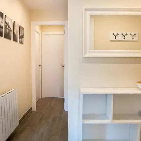 Seahomes Vacations - Seafront Fenals & Pkg