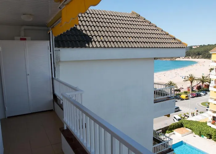 Appartement Seahomes Vacations - Seafront Fenals & Pkg