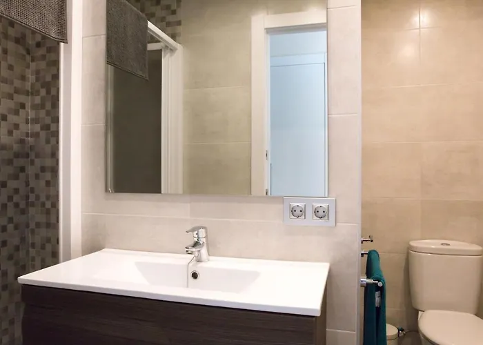 Apartment Seahomes Vacations - Seafront Fenals & Pkg *