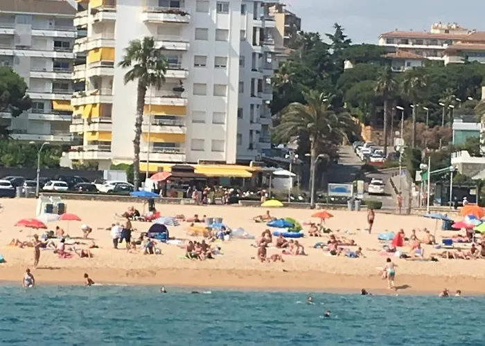 Appartement Seahomes Vacations - Seafront Fenals & Pkg *