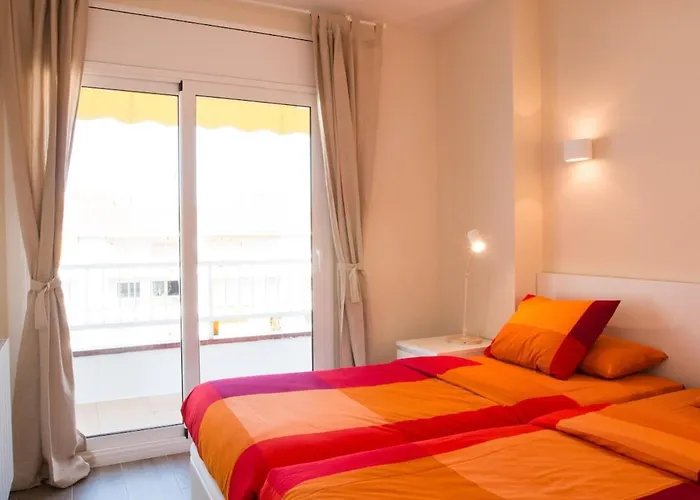 Seahomes Vacations - Seafront Fenals & Pkg