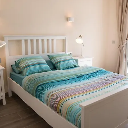 Seahomes Vacations - Seafront Fenals & Pkg * يوريت دي مار