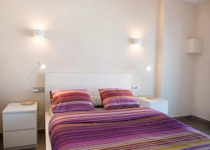 شقة Seahomes Vacations - Seafront Fenals & Pkg يوريت دي مار