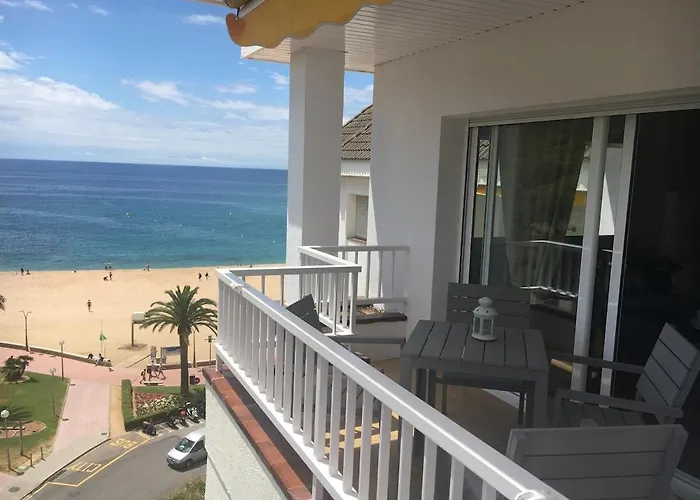 Seahomes Vacations - Seafront Fenals & Pkg 아파트 *