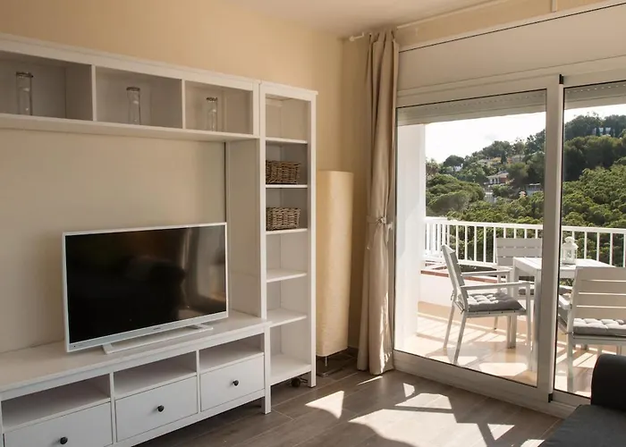 شقة Seahomes Vacations - Seafront Fenals & Pkg