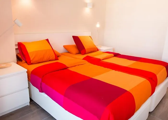 شقة Seahomes Vacations - Seafront Fenals & Pkg