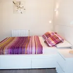 Seahomes Vacations - Seafront Fenals & Pkg Lejlighed