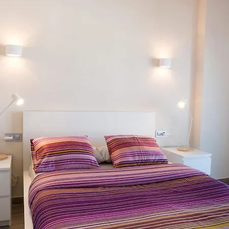 Apartamento Seahomes Vacations - Seafront Fenals & Pkg Lloret de Mar