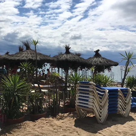 Seahomes Vacations - Seafront Fenals & Pkg Apartamento Lloret de Mar