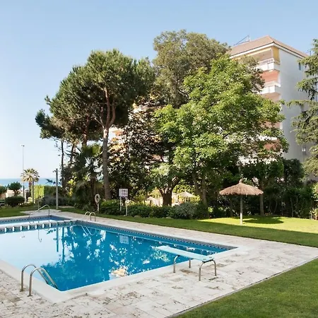 Seahomes Vacations - Seafront Fenals & Pkg