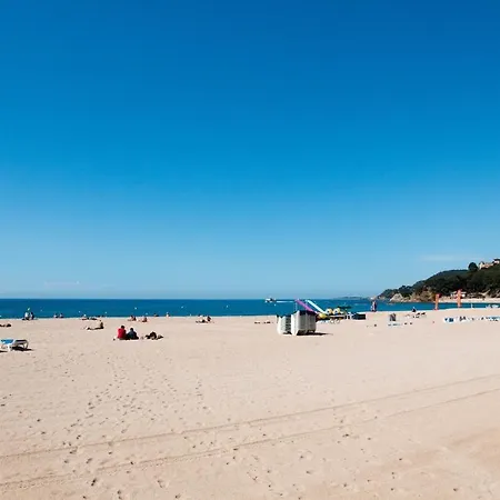 Seahomes Vacations - Seafront Fenals & Pkg *